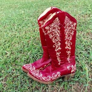 Corral Vintage Maroon leather with Bone Embroidery